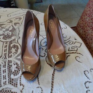 New Gucci Light Brown Patent Leather Three Straps Mary Janes Pumps Size IT 38.5B